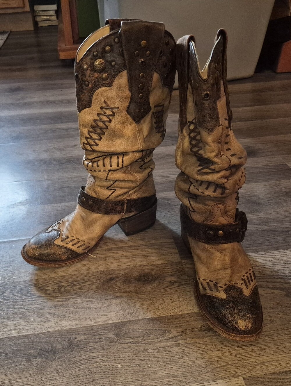 Women’s Sz 7 Tan and Dark Brown Western Cowboy Boots - Picture 2 of 4
